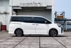 Toyota Voxy 2.0 A/T 2018 Putih Pajak Panjang 16