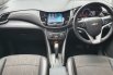 Km31rb record chevrolet trax premier turbo 2018 hitam sunroof tangan pertama dari baru cash kredit 16
