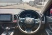 Di jual Murah Honda HR-V 1.5L E CVT 2017 Merah 13