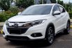 Km21rb Honda HR-V 1.5L E CVT 2018 facelift putih pemakaian 2019 pajak panjang siap pakai 3