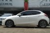 Mazda 2 R 2018 Putih Matic KM 38rb pajak panjang 3