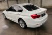 BMW 3 Series 320i 2018 Putih 3