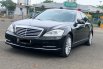 Mercedes-Benz S-Class 300  2011 Hitam 2