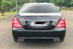 Mercedes-Benz S-Class 300  2011 Hitam 4