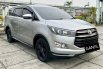 Toyota Venturer 2.4 A/T DSL 2018 Silver 1