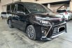 Toyota Voxy 2.0 AT ( Matic ) 2017 Hitam Km Low 32rban Good Condition Siap Pakai 2