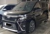 Toyota Voxy A/T ( Matic ) 2017 Hitam Km 32rban Mulus Siap Pakai Good Condition 3