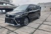 Toyota Voxy 2.0 A/T 2020 Hitam 5