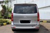Km13rb Hyundai H1 H-1 2.4 Bensin AT Royale Facelift Pilotseat Hyper Silver Pemakaian 2019 NIK 2018 14