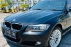 BMW 320i E90 2010 LCI Executive AT CKD Hitam 1