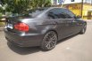 BMW 320i E90 2010 LCI Executive AT CKD Hitam 2