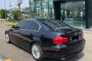 BMW 320i E90 2010 LCI Executive AT CKD Hitam 8