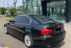 BMW 320i E90 2010 LCI Executive AT CKD Hitam 14