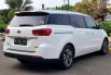 Kia Grand Sedona 2.2 CRDI Diesel Sunroof AT Facelift Putih 2018 2