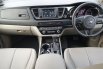 Kia Grand Sedona 2.2 CRDI Diesel Sunroof AT Facelift Putih 2018 18