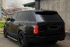 Range Rover 3.0L Vogue SWB Bensin AT 2017 Hitam Metalik 2