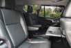 Toyota Kijang Innova 2.4 Venturer Facelift Diesel AT 2022 Hitam Metalik 17