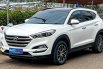 Hyundai Tucson 2.0 CRDi XG AT Diesel Sunroof Panoramic Putih NIK 2017 4