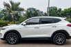 Hyundai Tucson 2.0 CRDi XG AT Diesel Sunroof Panoramic Putih NIK 2017 6
