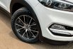 Hyundai Tucson 2.0 CRDi XG AT Diesel Sunroof Panoramic Putih NIK 2017 5