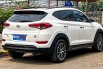 Hyundai Tucson 2.0 CRDi XG AT Diesel Sunroof Panoramic Putih NIK 2017 8