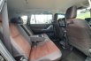 Km6rb Toyota Kijang Innova zenix V 2023 matic hitam bensin pajak panjang cash kredit bisa dibantu 11