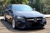 ( KM 19rb ) Mercedes Benz E250 Estate Station Wagon (S213) CBU Facelift AT 2018 Black On Black 2