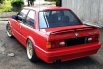 BMW 3 Series 318i 1989 merah 5