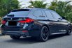 BMW 5 Series 530i M Sport 2023 hitam baru bisa langsung an pembeli cash kredit proses bisa dibantu 7