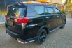 Toyota Venturer 2.0 A/T BSN 2018 MPV hitam 6