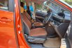  TDP (3JT) Toyota Sienta V 1.5 4X2 AT 2017 Orange  6