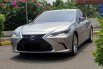 KM15rb! Lexus ES300 Hybrid Ultra Luxury Facelift At 2022 Sonic Titanium 3