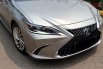 KM15rb! Lexus ES300 Hybrid Ultra Luxury Facelift At 2022 Sonic Titanium 4