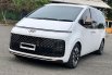 Hyundai Staria Signature 9 Diesel at 2022 Putih 1