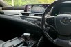 Lexus ES 300h Ultra Luxury 2020 hitam dp 57 jt cash kredit proses bisa dibantu 9