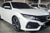 Honda Civic Hatchback E A/T ( Matic ) 2019 Putih Km 45rban Mulus Siap Pakai Good Condition 4