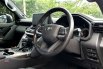KM 7rb! Toyota Land Cruiser LC300 VXR 300 TSS Diesel At Pakai 2023 Nik 2022 Hitam 17