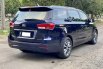 Kia Grand Sedona Ultimate 2017 Biru 4