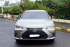 Lexus ES 300h Ultra Luxury 2020 abu km 19 rb sunroof cash kredit proses bisa dibantu 1