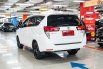 Toyota Kijang Innova V M/T Diesel 2017 Putih 5