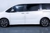 Toyota Voxy 2.0 A/T 2018 11