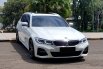 BMW 3 Series 320i M Sport 2021 putih km 8 rban cash kredit proses bisa dibantu 3