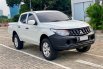 Mitsubishi Triton HDX MT Double Cab 4WD 2017 Putih 3