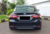 Toyota Camry 2.5 Hybrid 2020 hitam km 26ribuan cash kredit proses bisa dibantu 6