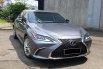 Lexus ES 300h Ultra Luxury 2019 abu km24ribuan cash kredit proses bisa dibantu 2
