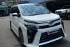 Toyota Voxy 2.0 A/T 2018 Gresss low km 10
