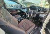 Toyota Kijang Innova V A/T Diesel 2022 Putih 10
