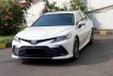 Toyota Camry 2.5 V 2021 putih km28rban sunroof pajak panjang tangan pertama cash kredit bisa dbantu 2