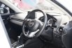 Mazda 2 R 2016 Putih 9