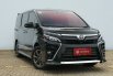 Toyota Voxy 2.0 A/T 2018 MPV Hitam Metalik 1